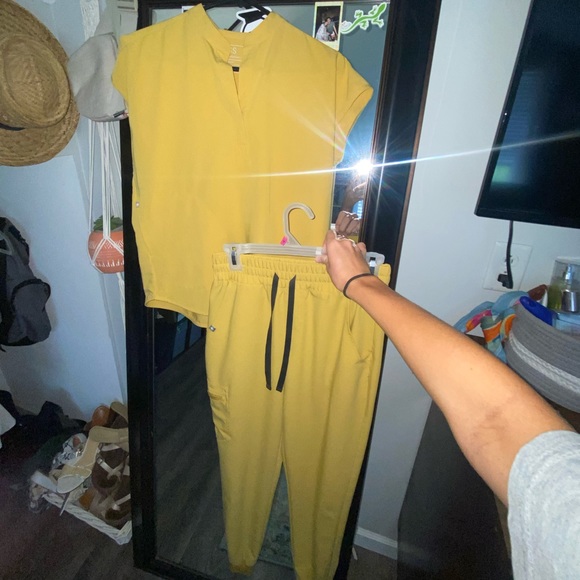 Figs XA ZAMORA & Rafaela Top - Picture 1 of 5